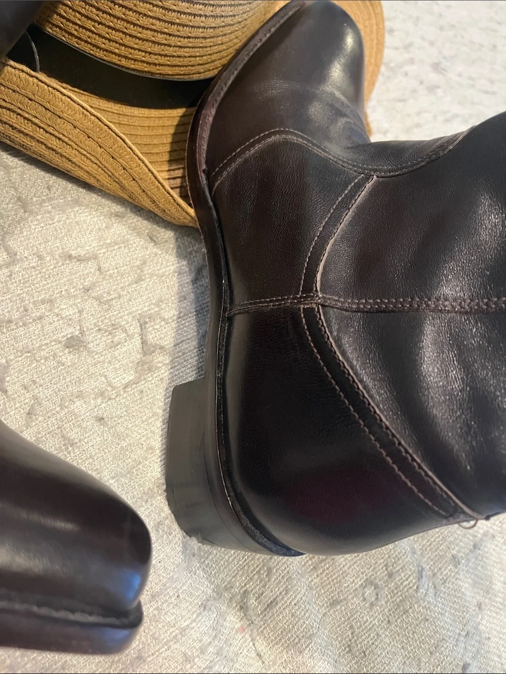 ANTONIO MELANI sleek black